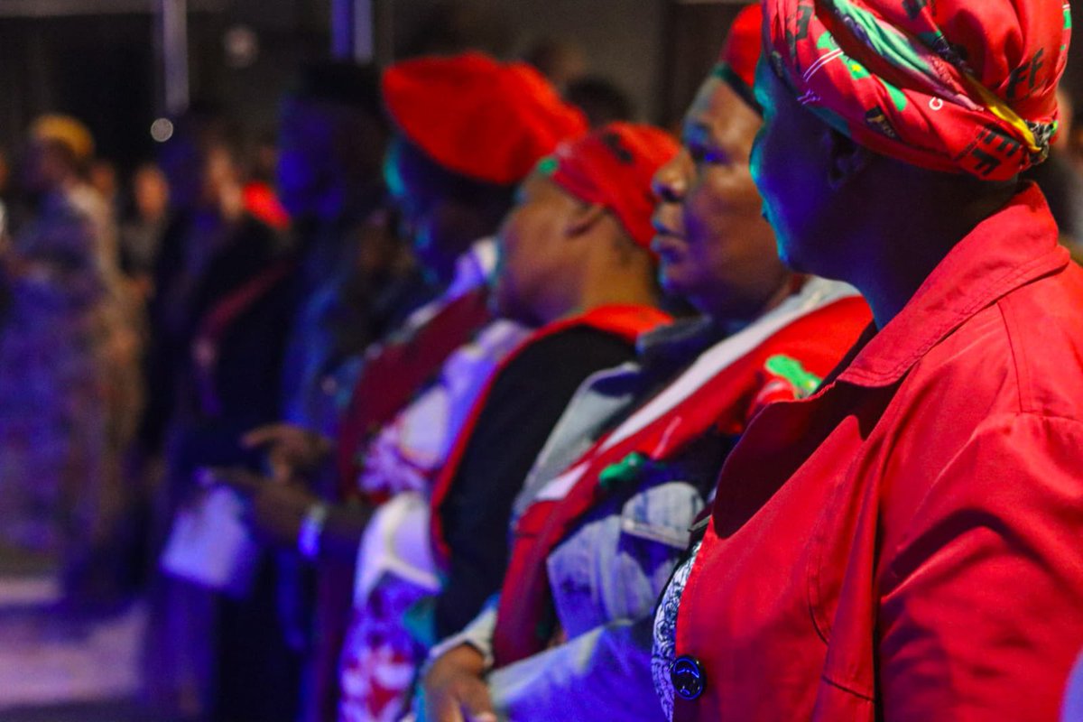 KamogeloFrans's tweet image. ♦️PICTURES♦️

Sub Region 2 Convener who is also a member of the PCT and MPL Fighter Frans Ngobeni together with SRCT members and fighters today  at the Shiloh Family Church in Hamanskraal Ward 14.

#TshwaneSubRegion2
#VictoryOrDeath
#RegisterToVoteEFF