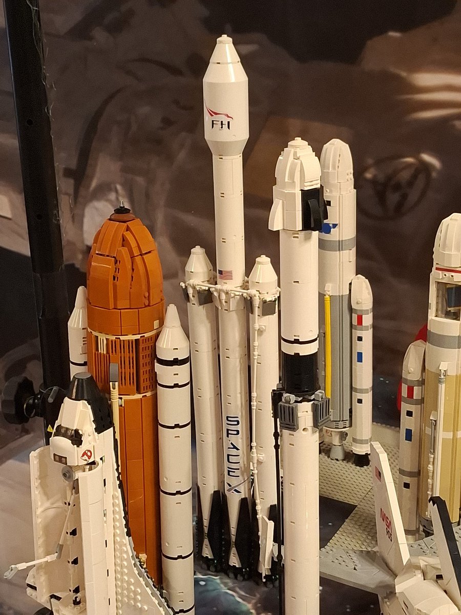 LegoRocketCollection tweet media