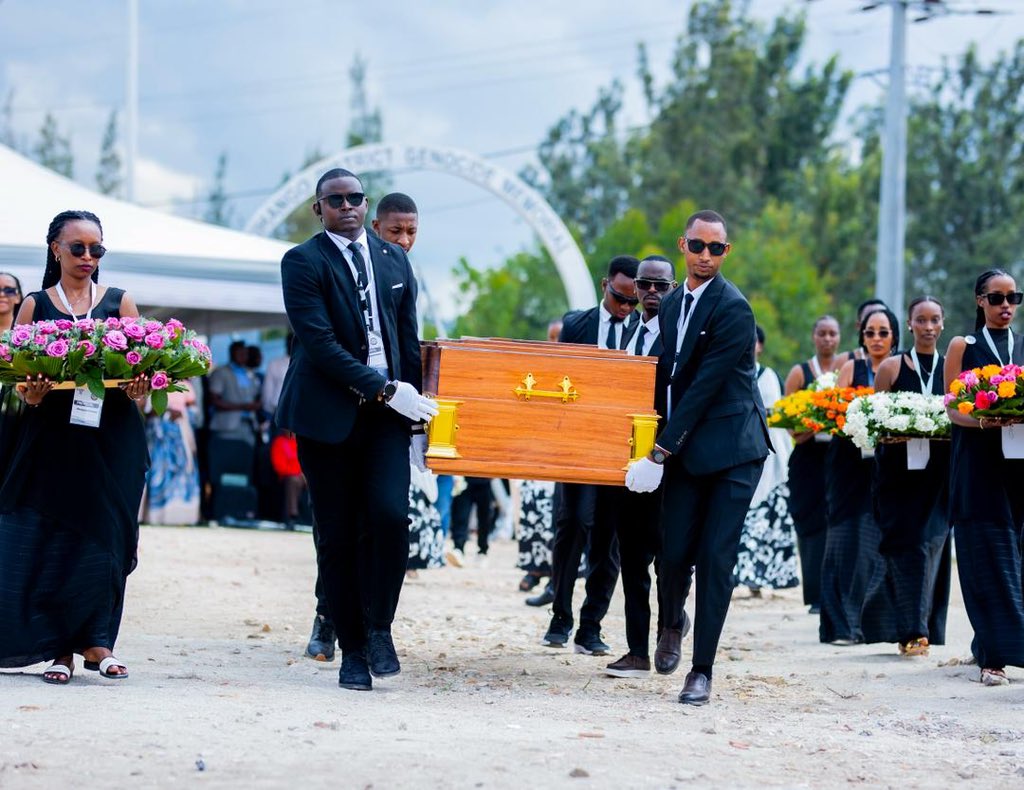 Kuri iki cyumweru tariki ya 26 Mata 2026  ku Rwibutso rw'akarere rwa  Kinazi  mu karere ka Ruhango habereye igikorwa cyo kwibuka ku nshuro ya 32 no gushyingura mu cyubahiro imibiri 35 yimuwe.