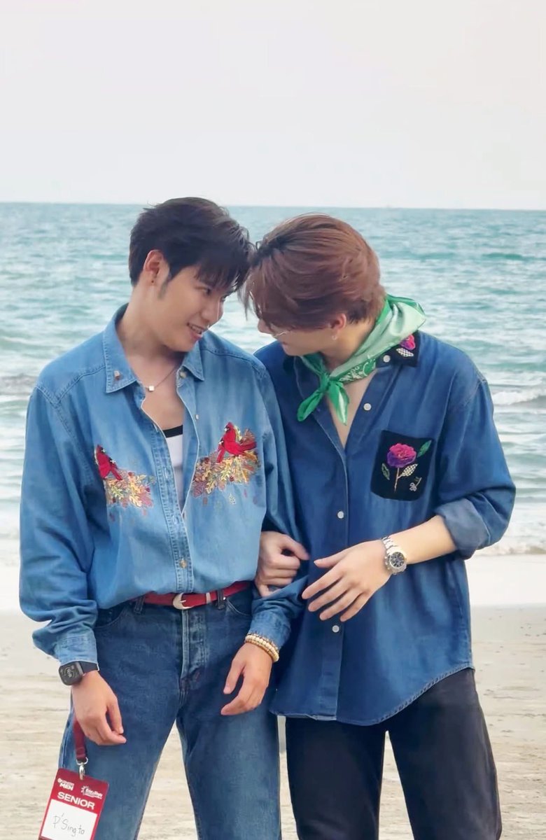 DiDis_corner's tweet photo. “Shoulder is not available. Boyfriend is nestling on it”

KRISTSINGTO X GARNIER  MEN D2
#GarnierMenSotusTripxKristSingtoD2
#คริสสิงโต https://t.co/5t3gqWVXjp