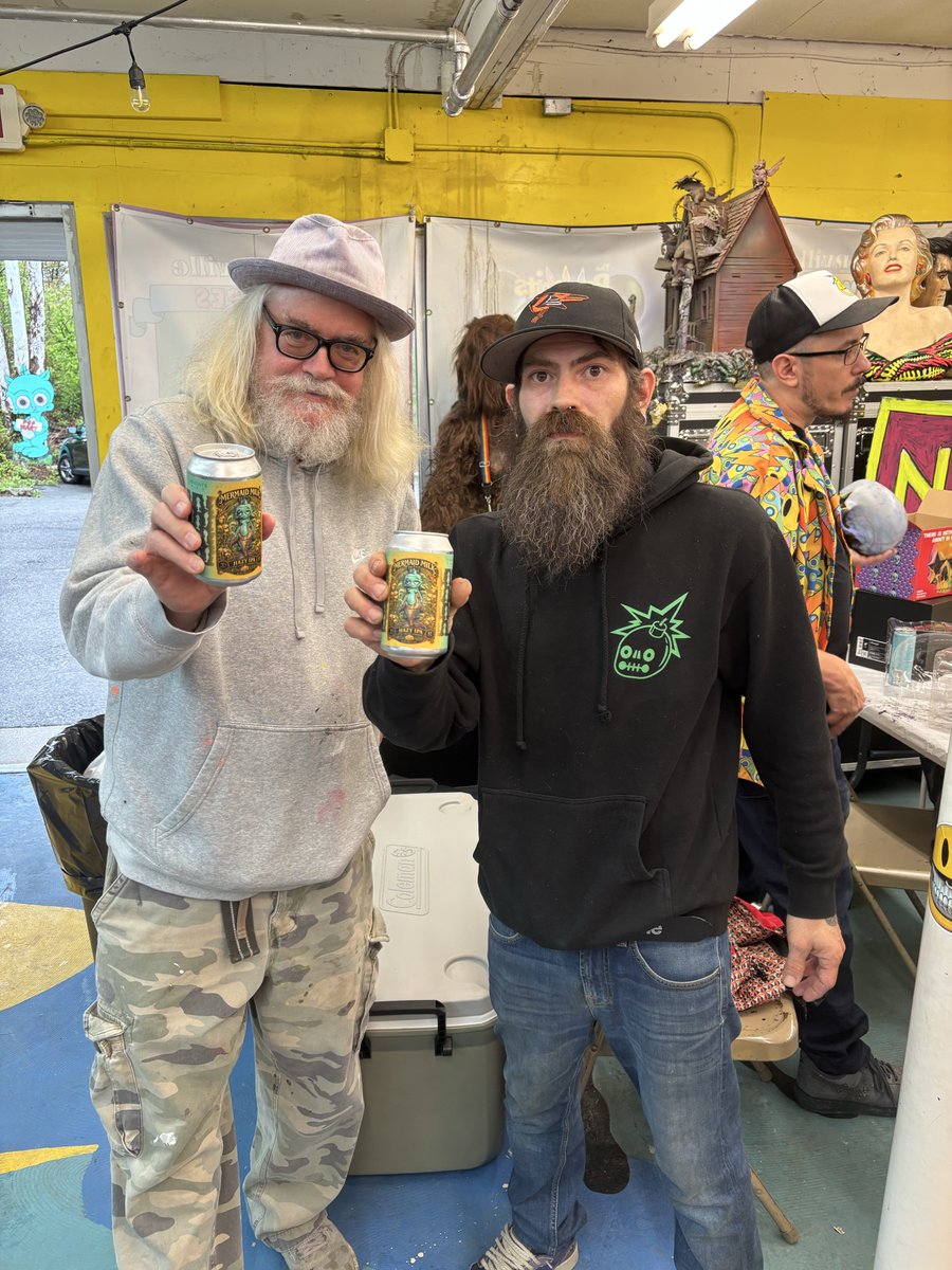 warehousejonn's tweet photo. Had such a good time at the @LightCultCrypto get together with my family and @ronenglishart !  stoked @peabodyheights got to make a beer for the gathering. https://t.co/SJKQstlbUY