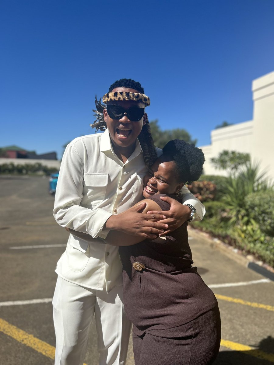SlungileMbatha1's tweet photo. I love my boy ke sana🥹❤️ yho biggie I can never thank you enough for this opportunity. Indeed God’s grace is sufficient for all of us. https://t.co/36f7NGL2yA