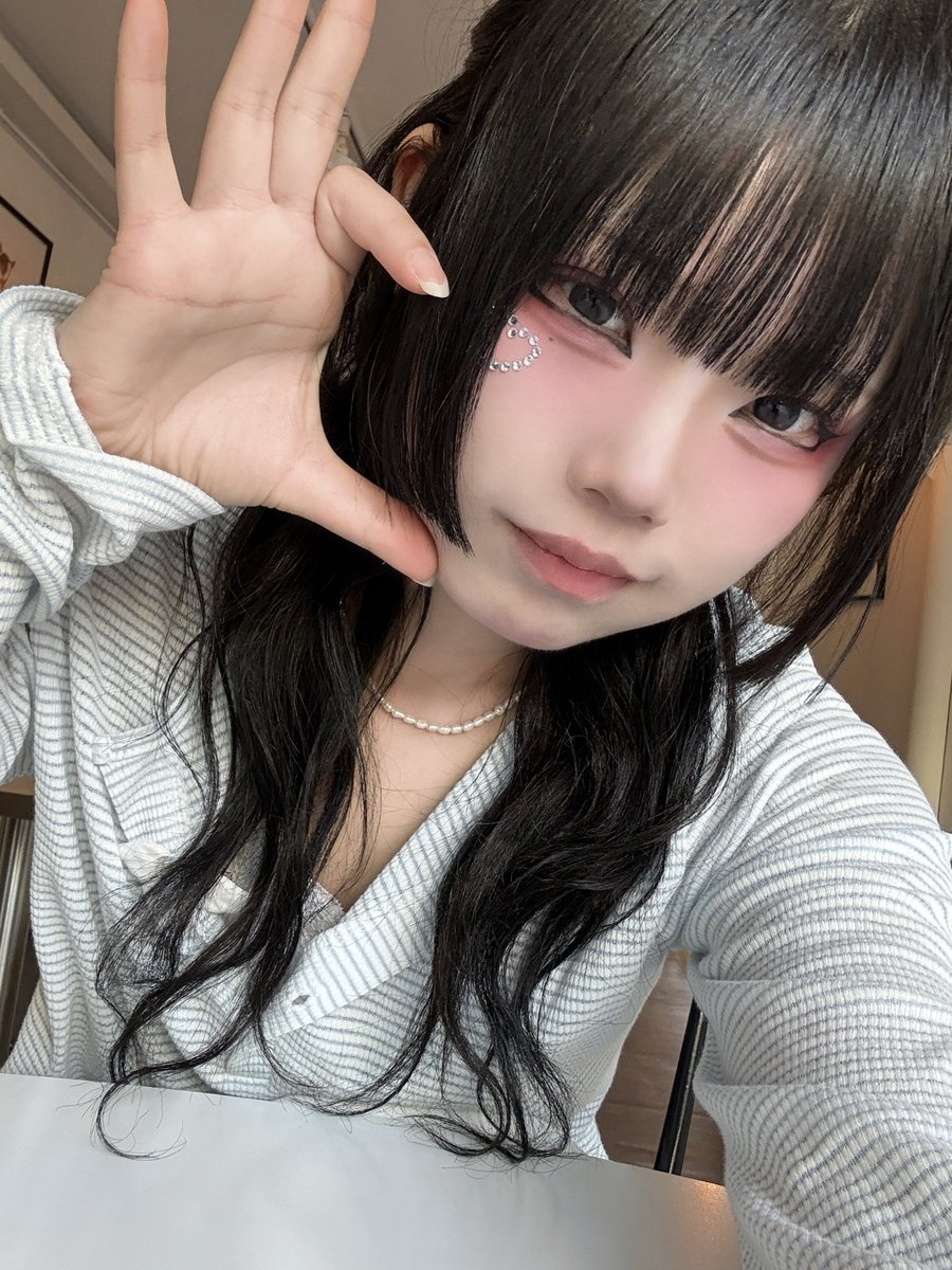 「守護天使」

미키님 생탄 출연했습니다~!~!
생탄 너무 축하드리고 불러주셔서 감사합니다😍
오늘 미키님 진짜 천사… 진짜 공주…👉👈🩵

오늘은 다같이 하늘색 옷을 입었어요~!~!!
하늘색 옷은 진짜루 엄청 오랜만에 입었는데 약간 퍼컬에 안 맞는 것 같기도 하네 ㅎ 그래도 맘에 들었어요 저에게