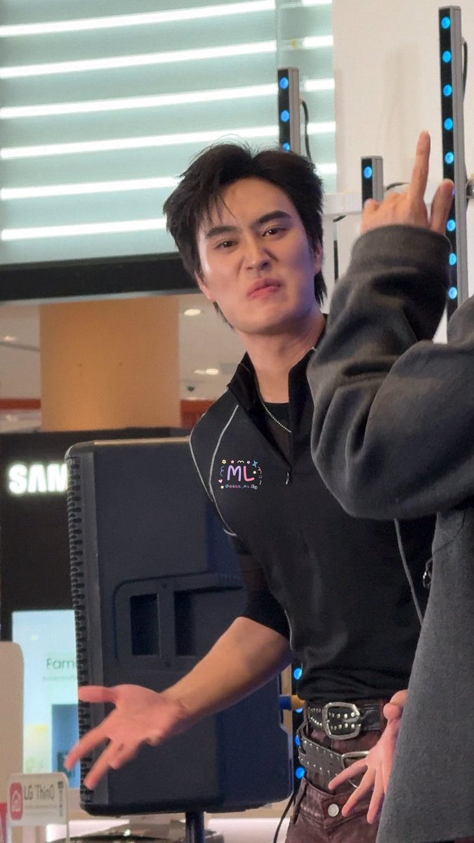 ML ☻︎ tweet media