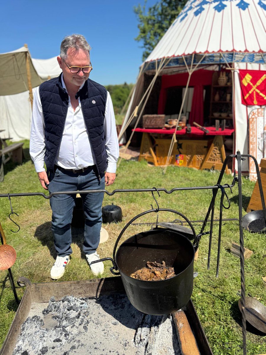 jerome_buisson's tweet image. Les médiévales de Bresse, au domaine de la Garde . Un plongeon dans nos racines médiévales qui ont forgé nos us et coutumes !
#culture #traditions #Ain 
#MédiévalesdeBresse