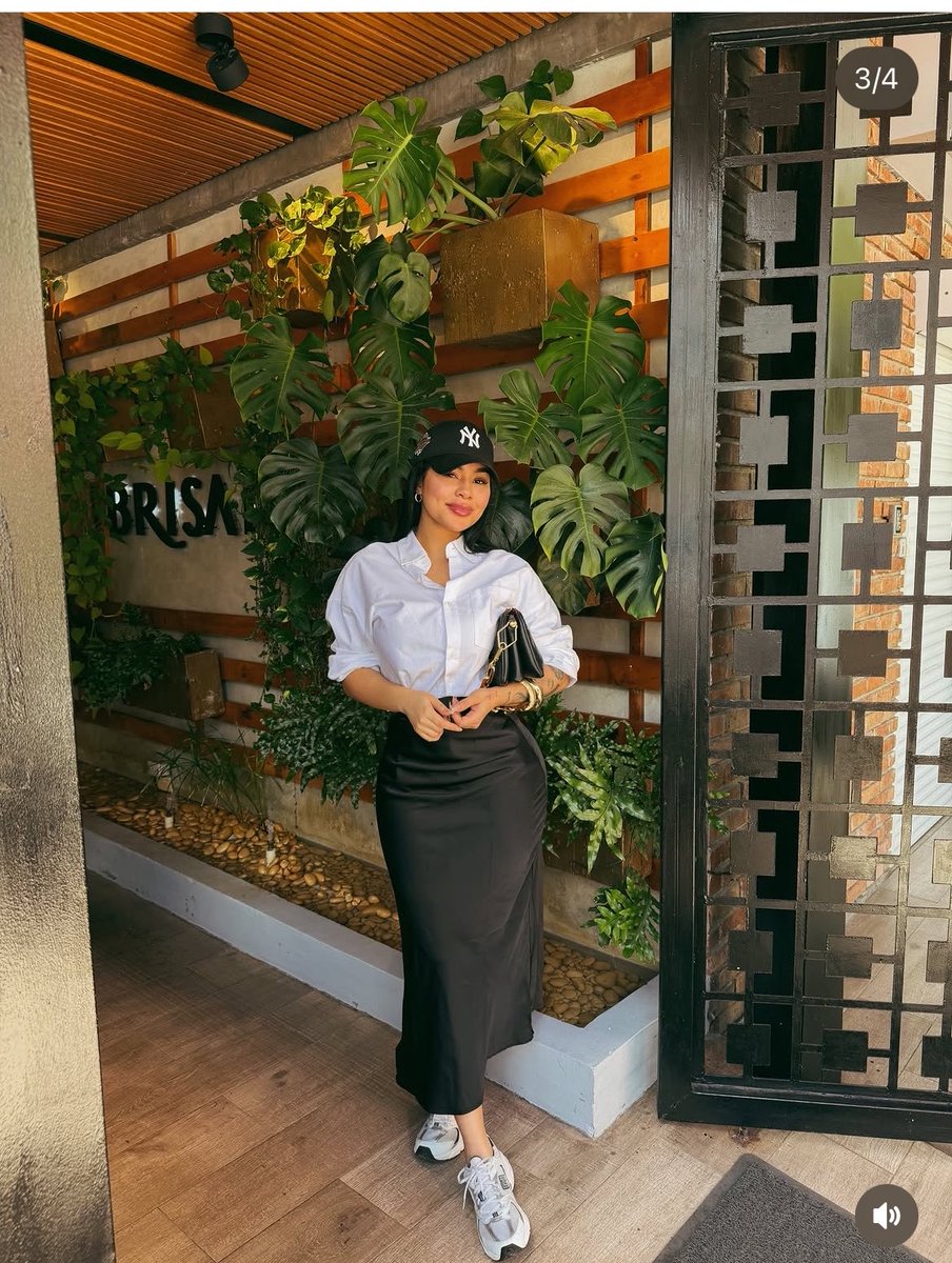 Wondering how to style your satin skirt?

Worry no more. Style inspo for looking good and confident in skirts.

Which is your favourite 🤩? And what skirt colour are you trying with a white shirt?

❤️ Copyright belongs to the owner.