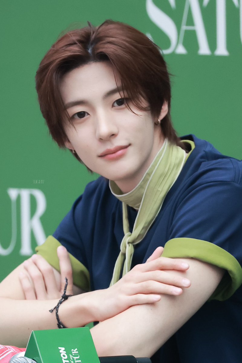 𝐋𝐈𝐆𝐇𝐓 tweet media