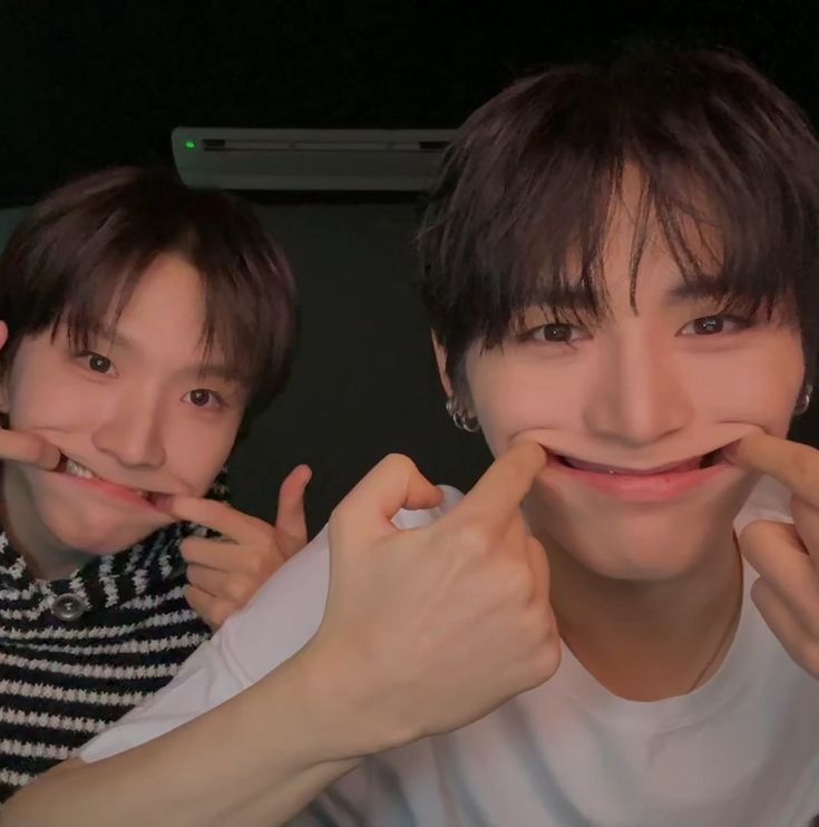 𝐳𝐢𝐩 tweet media