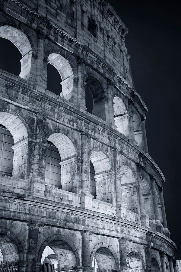joancarroll's tweet image. Colosseum Before Dawn buff.ly/2Nrl4OA #colosseum #rome #italy #blackandwhite #night #blackandwhitephotography #NightPhotography #Travel #travelphotography #giftideas @joancarroll
