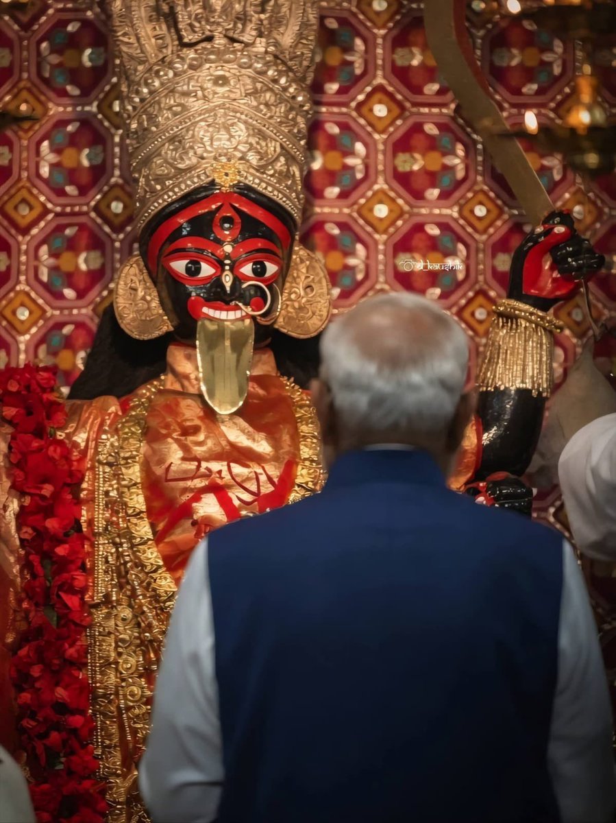 ॐ जयन्ती मंगला काली भद्रकाली कपालिनी।
दुर्गा क्षमा शिवा धात्री स्वाहा स्वधा नमोऽस्तुते॥🙏🚩🌺🔱

The most powerful and devotional image on the internet today.🚩
The Complete End of the TMC.