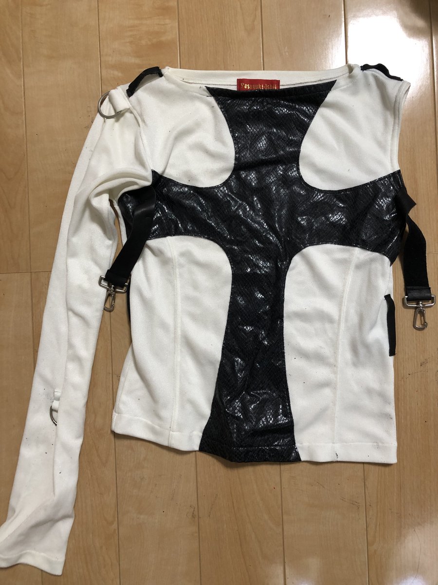 👁️‍🗨️❄️.*˚ tweet media