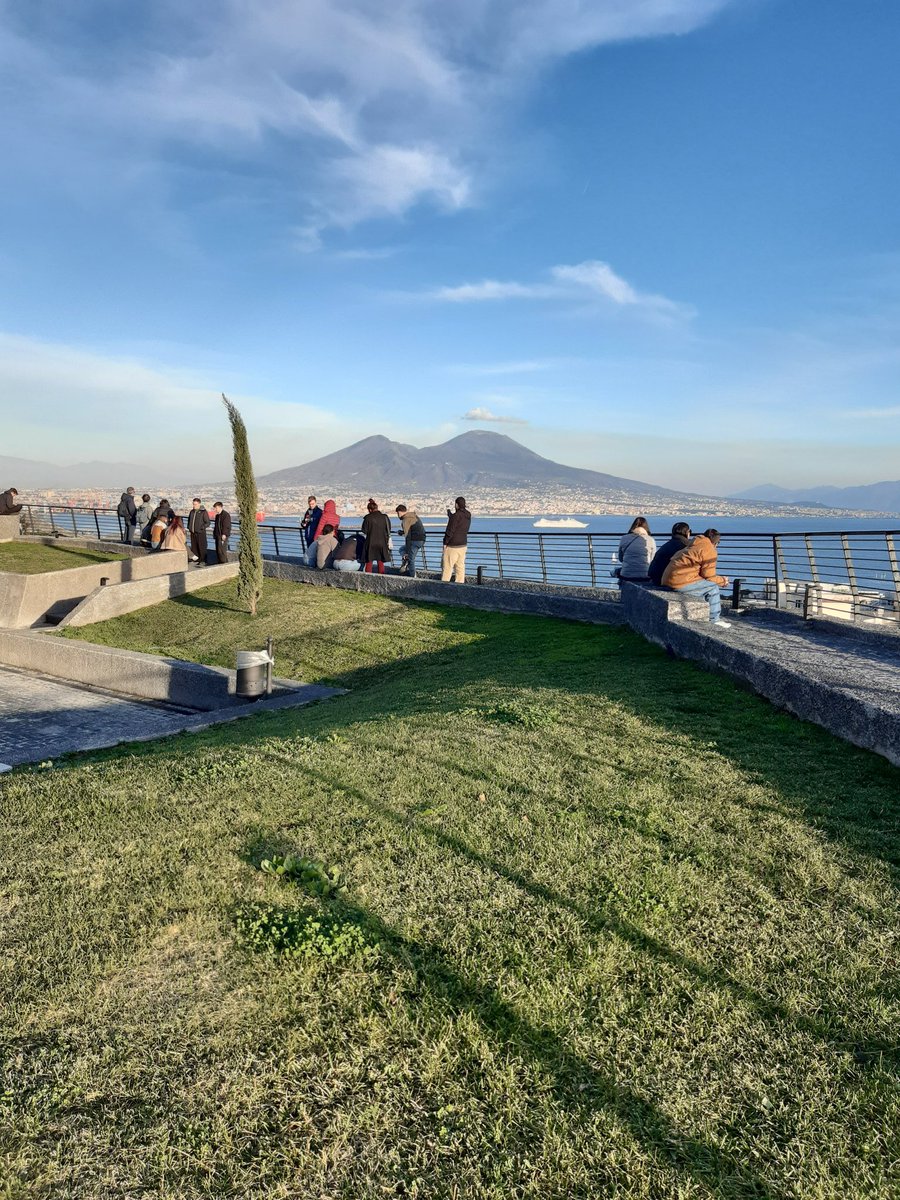 Characteristic Naples Via Toledo ENTIRE APARTMENT tweet media