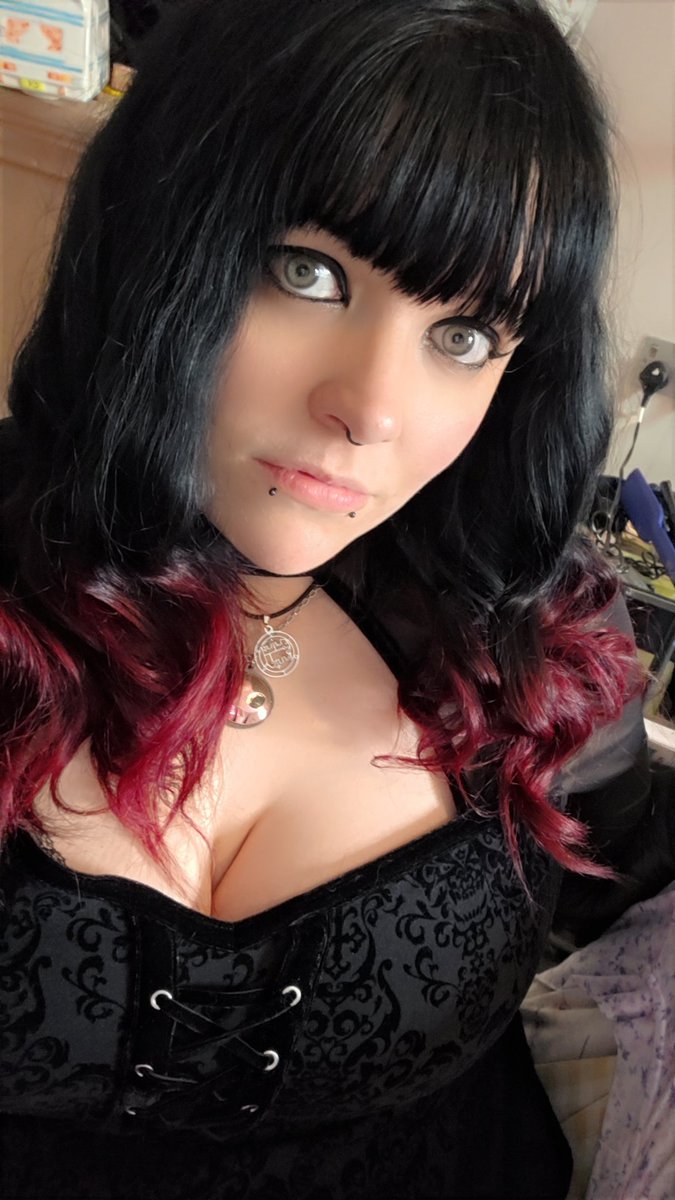 ⛧☾ Helluva Holly ☽⛧ tweet media