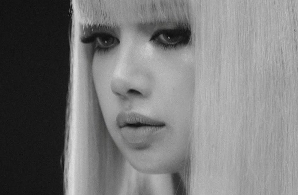 📹 • 𝗪𝗲𝗯𝗦𝗶𝘁𝗲: 𝖴𝖯𝖣𝖠𝖳𝖤. 

Un vistazo nuevo y claro a #BadAngelXAnyma junto a LISA (<a href="/edgeofsirens/">𝖲𝗒𝖻𝖻𝗂𝖾.</a>) que se estará estrenando en todas las plataformas digitales el 2 de mayo, tras la presentación en <a href="/itsChellaRP/">Coachella Festival.ᴿᴾ</a>. Activen las notificaciones y estén atentos. 🪽