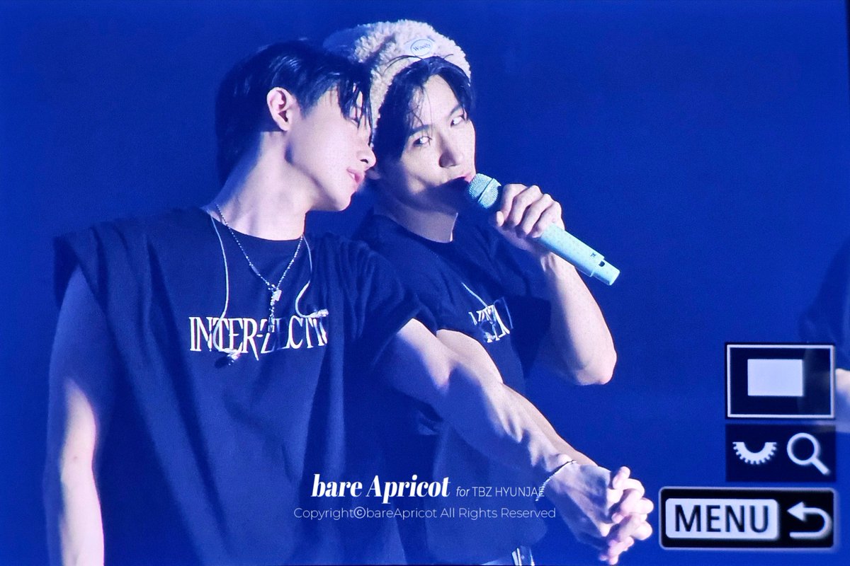 𝒃𝒂𝒓𝒆 𝑨𝒑𝒓𝒊𝒄𝒐𝒕 tweet media