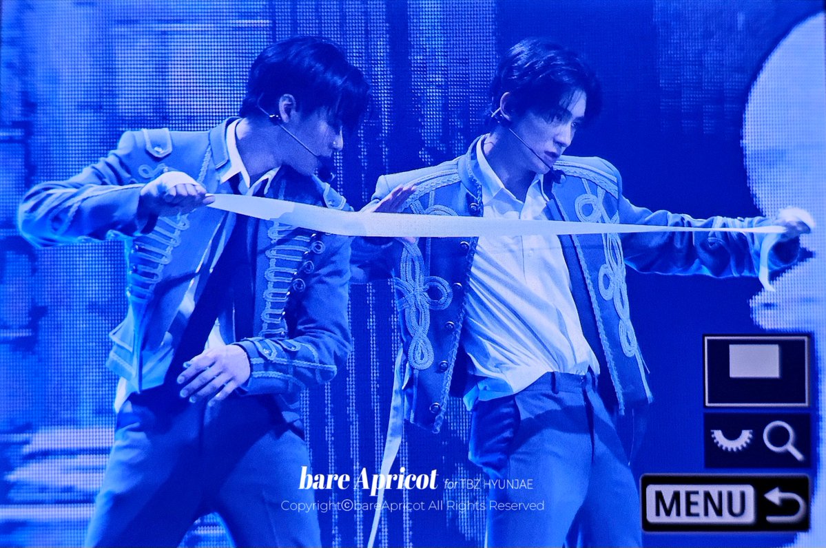 𝒃𝒂𝒓𝒆 𝑨𝒑𝒓𝒊𝒄𝒐𝒕 tweet media