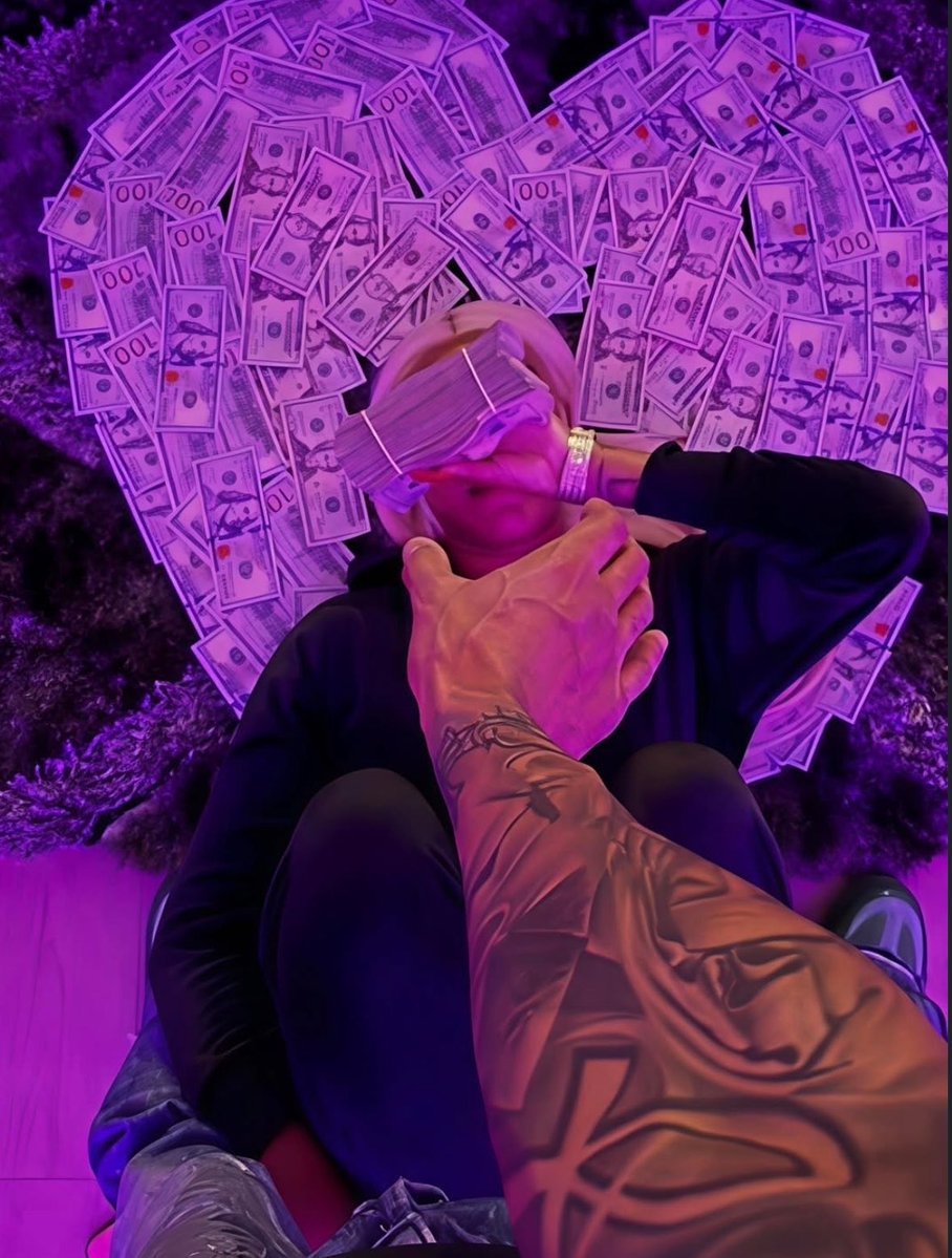 How I wanna take pictures with my boo