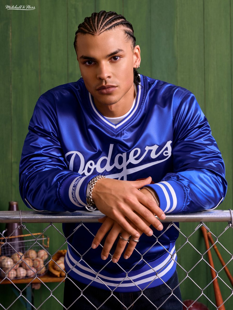 Mitchell & Ness tweet media