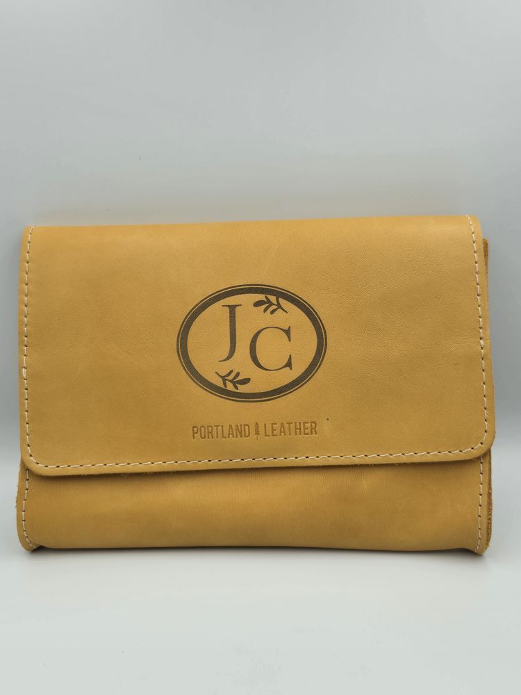 kcartandapparel's tweet image. Custom engraved leather 🔥

Initials, logos, whatever you want — clean burn and built to last.

Find #KCAA in person at:
@hereinthemittenllc
@roscostoys

Or shop online:
kcartandapparel.com

#leather #custom #smallbusiness