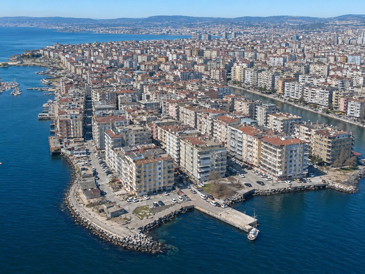 etginlik's tweet photo. X kullanıcısının paylaşımı:

"Yapay zekaya, 'Oslo, Türkiye'de bir şehir olsa nasıl görünürdü?' dedim." https://t.co/Wtyspc8rXd