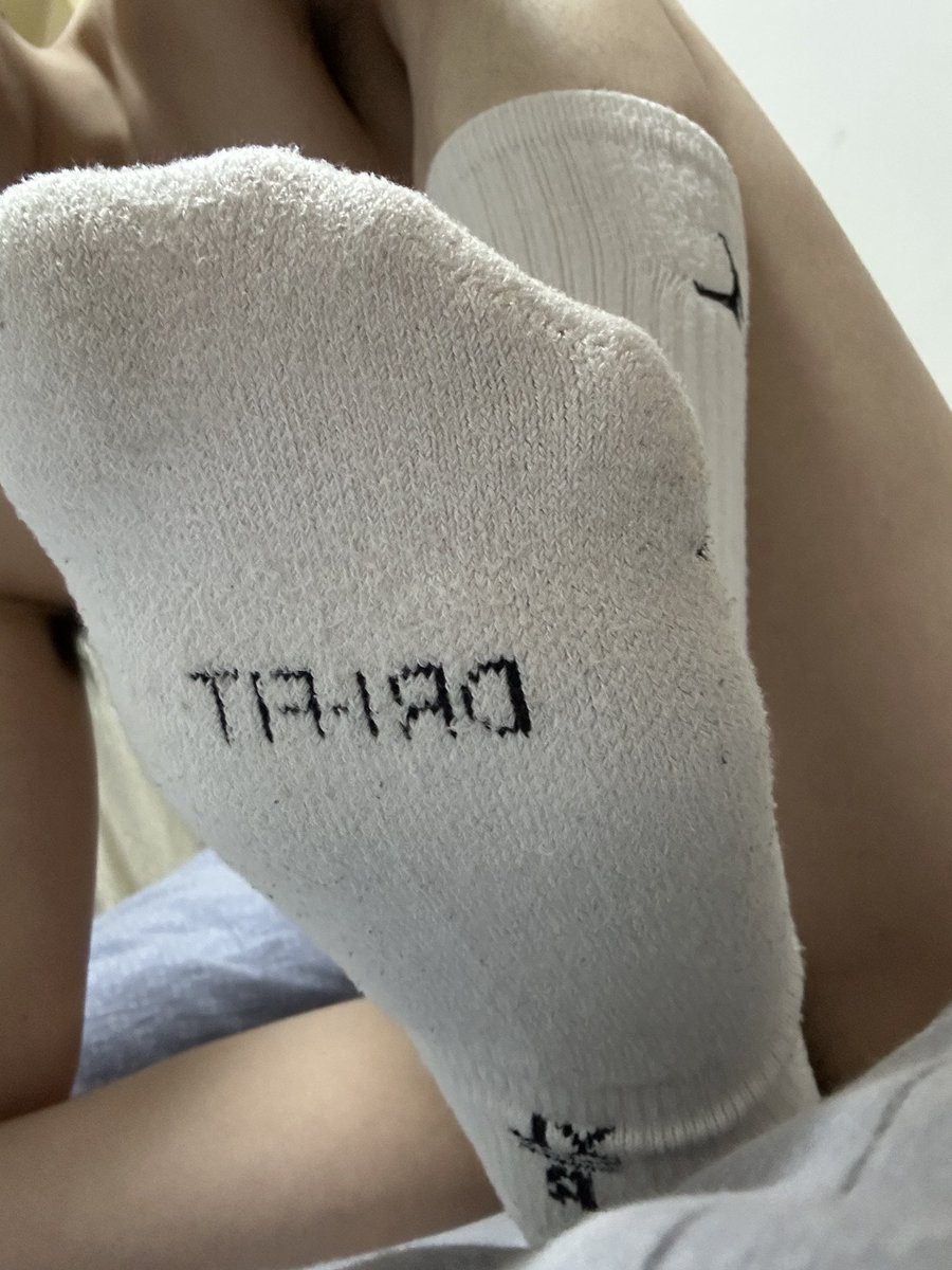 H04X04H's tweet photo. 舒服了，美美入睡 https://t.co/gxfRv9BdYH