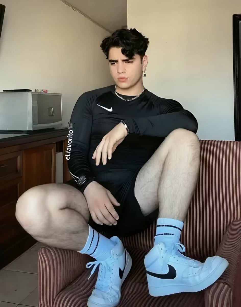 Aaron tweet media