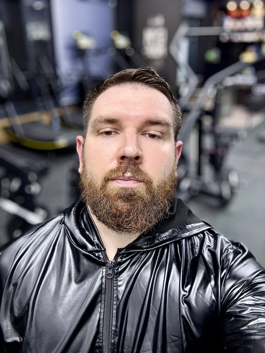 Daniil_Hard's tweet image. 🔥 Вечерняя тренировка ног ✅ Теперь держим еще больше дефицит по питанию и кардио по 20 минут до и по 40 минут после каждой тренировки 🏋🏻‍♀️ #evening #gym #sport #working #legsday