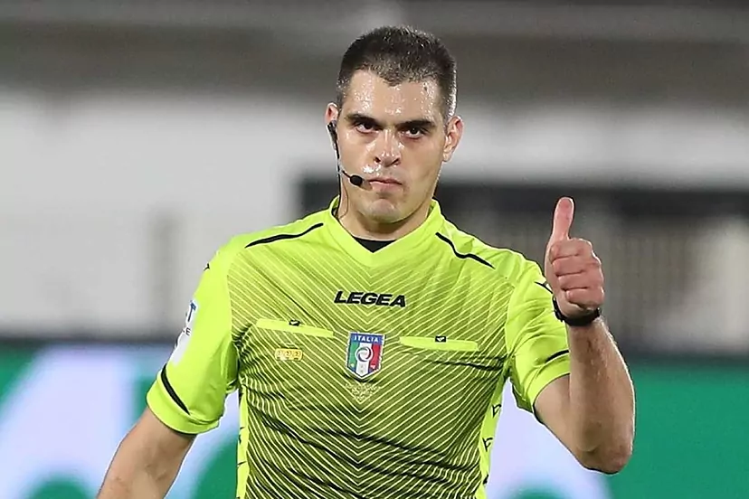 leonmilanista's tweet photo. El grupo arbitral para el #MilanJuventus de la jornada 34 de #SerieA estará encabezado por Simone Sozza, asistido en las bandas por Giuseppe Perrotti y Marcello Rossi, el 4to oficial será Luca Zufferli. En el #VAR estará Rosario Abisso asistido por Fabio Maresca. #ACMilan https://t.co/P9I2F0sKPs