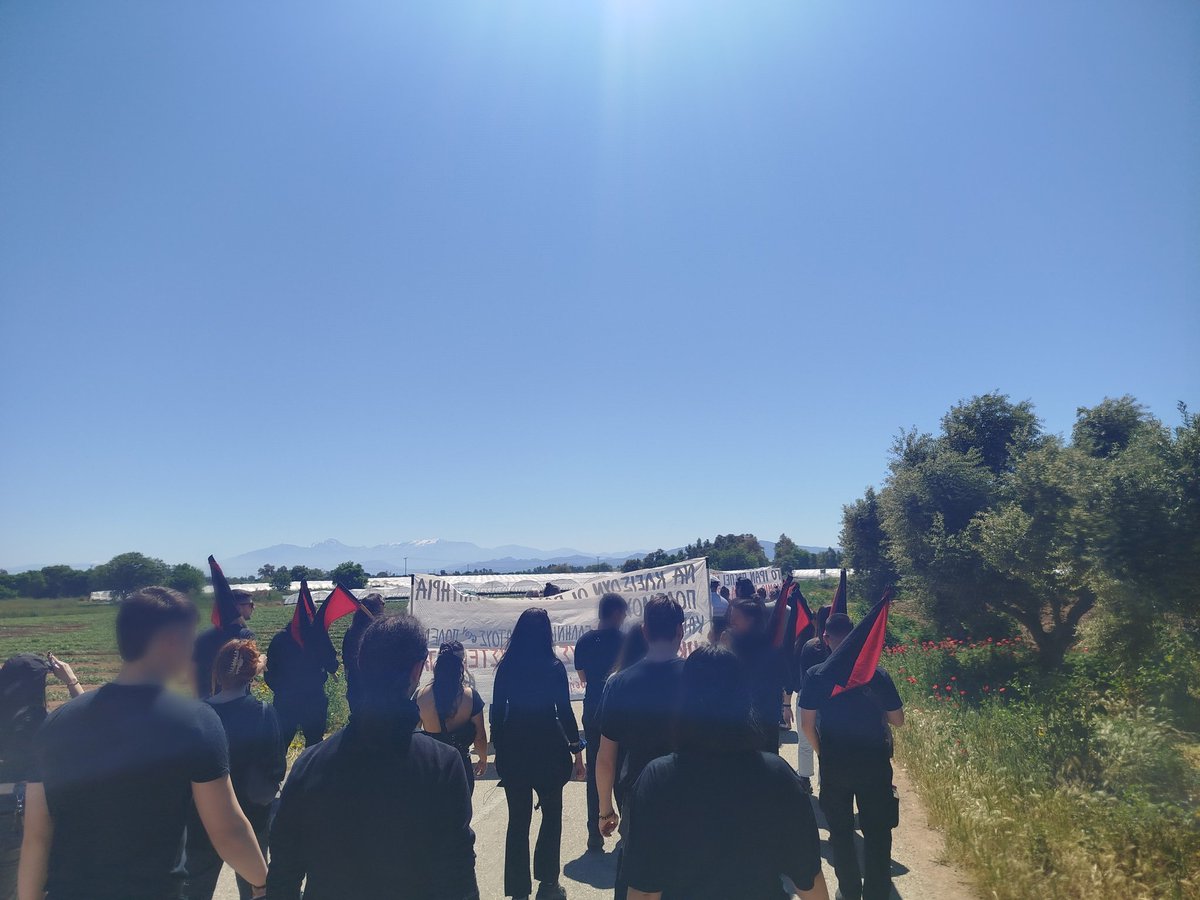 DushniosIppos's tweet image. Φωτογραφίες από τη σημερινή αντιπολεμική/αντιμπεριαλιστική διαδήλωση στη βάση του Αράξου.

ΝΑ ΚΛΕΙΣΟΥΝ ΟΙ ΒΑΣΕΙΣ-ΟΡΜΗΤΗΡΙΑ ΠΟΛΕΜΟΥ
ΚΑΜΙΑ ΕΜΠΛΟΚΗ ΤΟΥ ΕΛΛΗΝΙΚΟΥ ΚΡΑΤΟΥΣ ΣΤΟΝ ΠΟΛΕΜΟ
ΝΙΚΗ ΣΤΟΥΣ ΛΑΟΥΣ ΠΟΥ ΑΝΤΙΣΤΕΚΟΝΤΑΙ
#Πάτρα #antireport