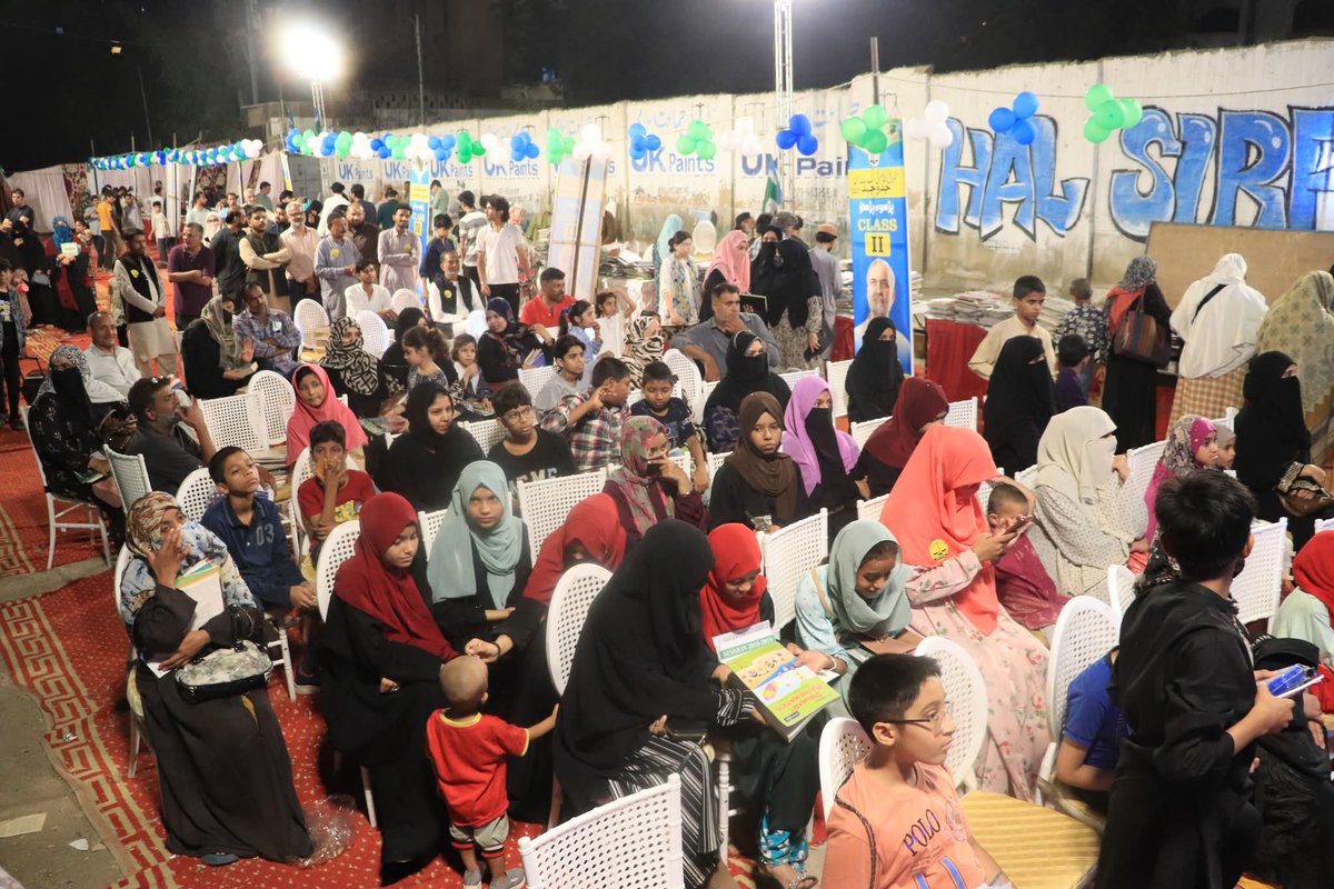 KarachiJamaat's tweet image. امیرجماعت اسلامی کراچی منعم ظفرخان جماعت اسلامی گلستان جوہر کےتحت پروفیسر غفور احمد روڈ جوہر موڑ پر پڑھو اور پڑھاؤ مہم کے سلسلے میں لگائے گئے کیمپ کا دورہ و خطاب کررہےہیں۔اس موقع پر امیرضلع شرقی نعیم اختر و دیگر ہمراہ موجود ہیں.
@monemzafarkhan 
#Karachi #education #books #school