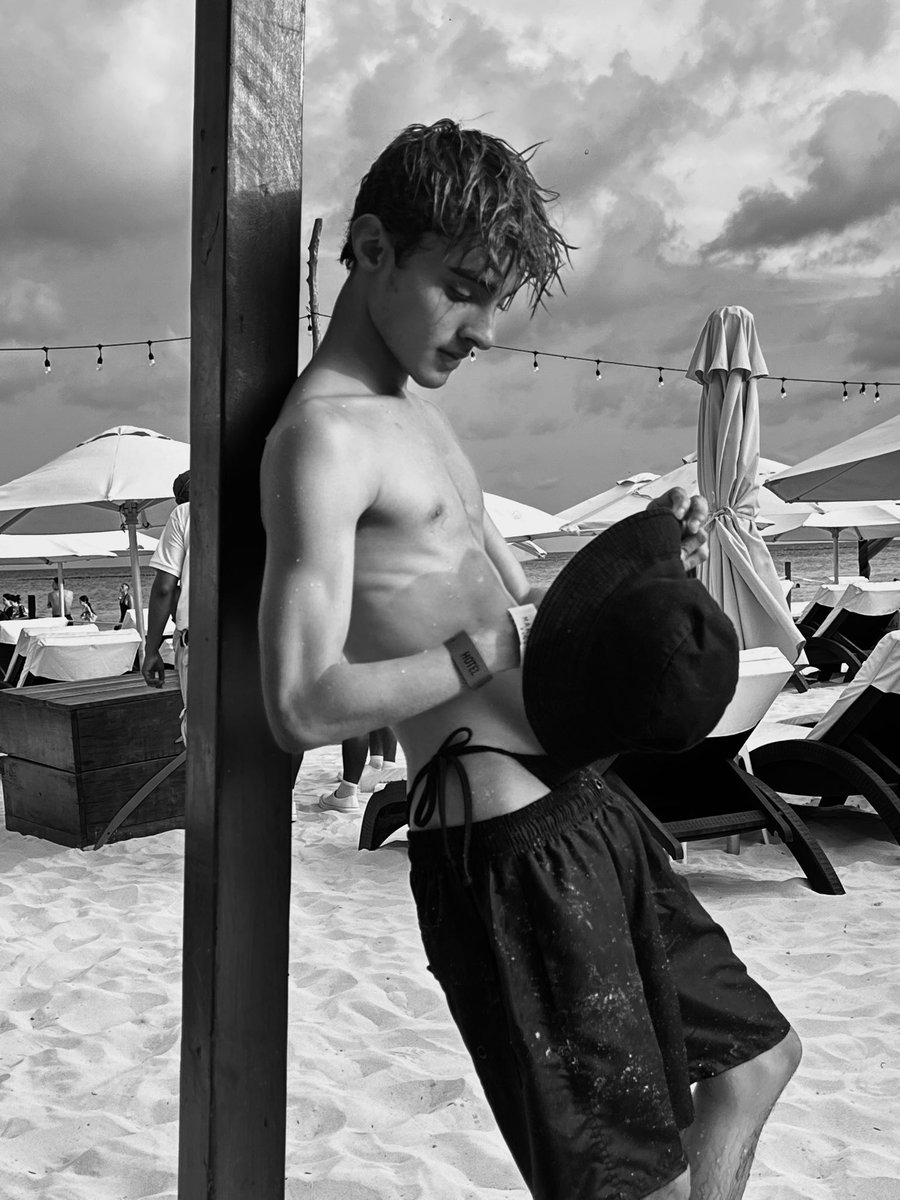 latinoboy tweet media