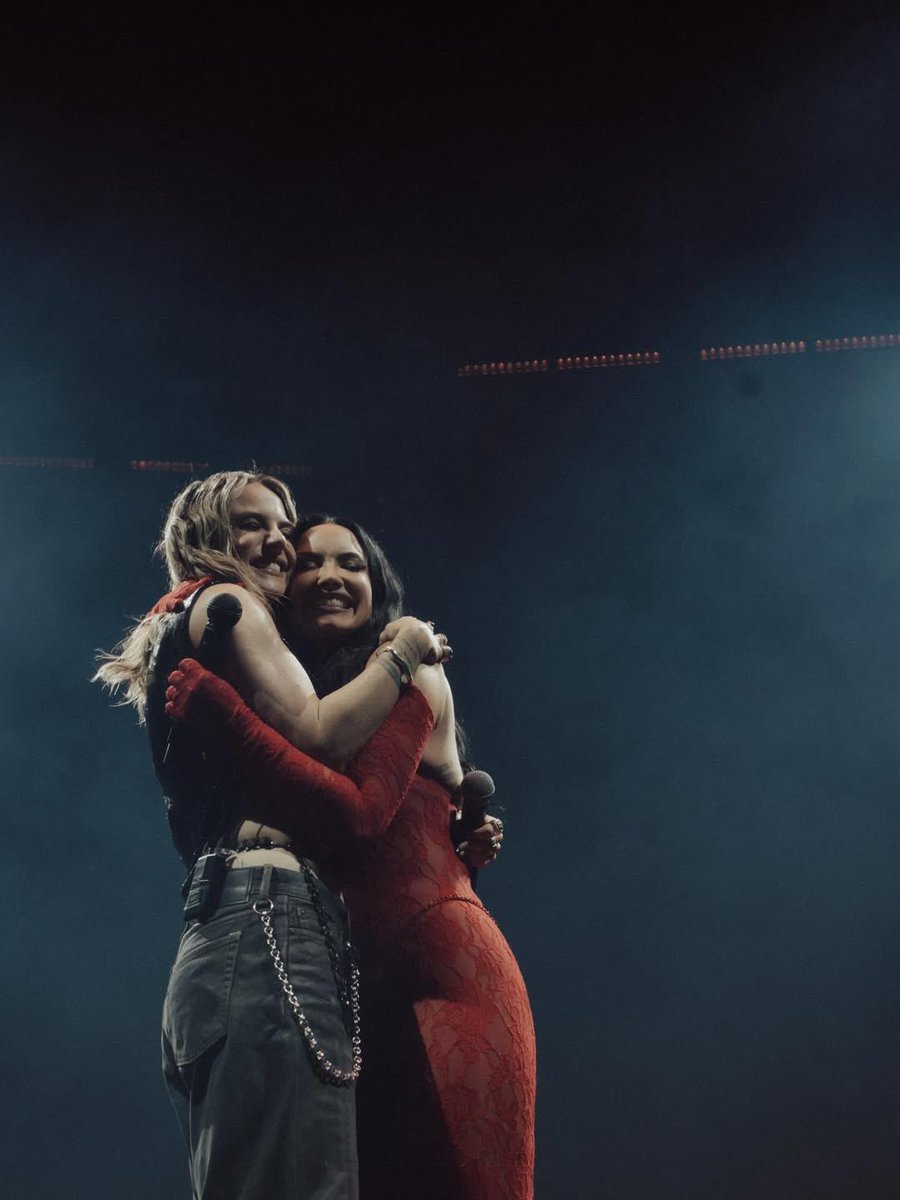 Demi Lovato News tweet media