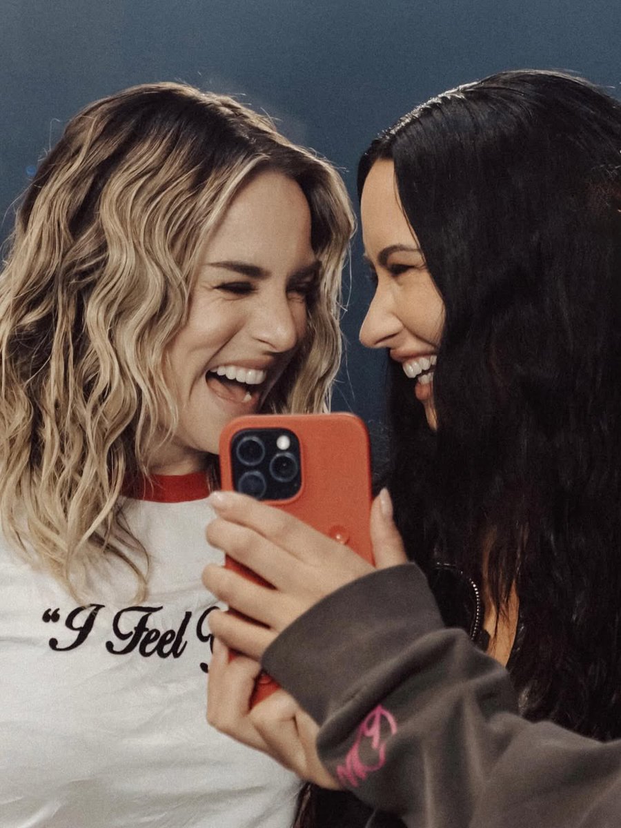 Demi Lovato News tweet media