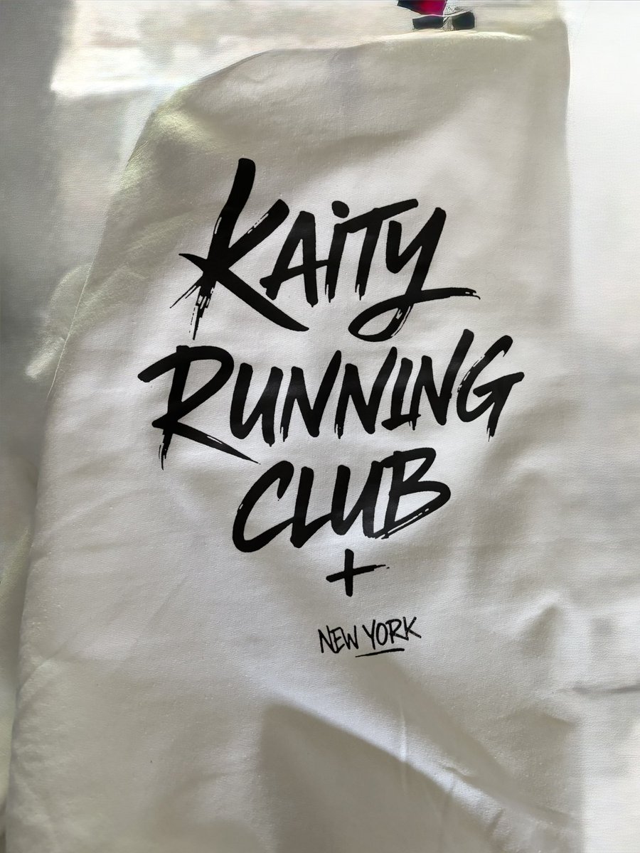 Rhealy0425's tweet image. She did it! Brooklyn Half Marathon ✅ #RunMyCoachKRun @kaityhealy #RetiredHooper #Coach #Runner #NailsAreFire 🙌🏻❤️🙏 #Blessed #Grateful