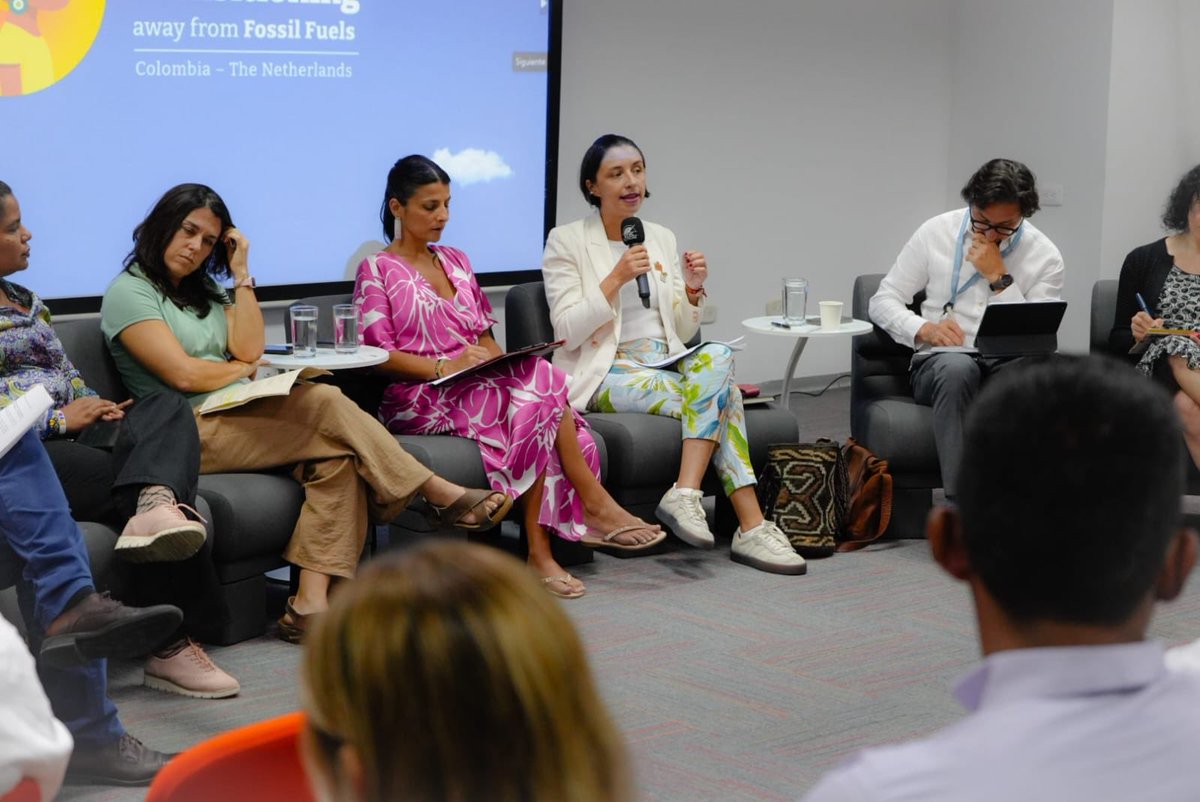 MinAgricultura's tweet image. #AEstaHora 🔴 | En Santa Marta (#Magdalena), 📍 la ministra @MCarvajalinoV interviene en el panel ‘Agricultura para la vida: aportes de la ICARRD+20 🐝 a la transición energética justa’, en el marco de la 1° Conferencia para la Transición más allá a de los Combustibles Fósiles.