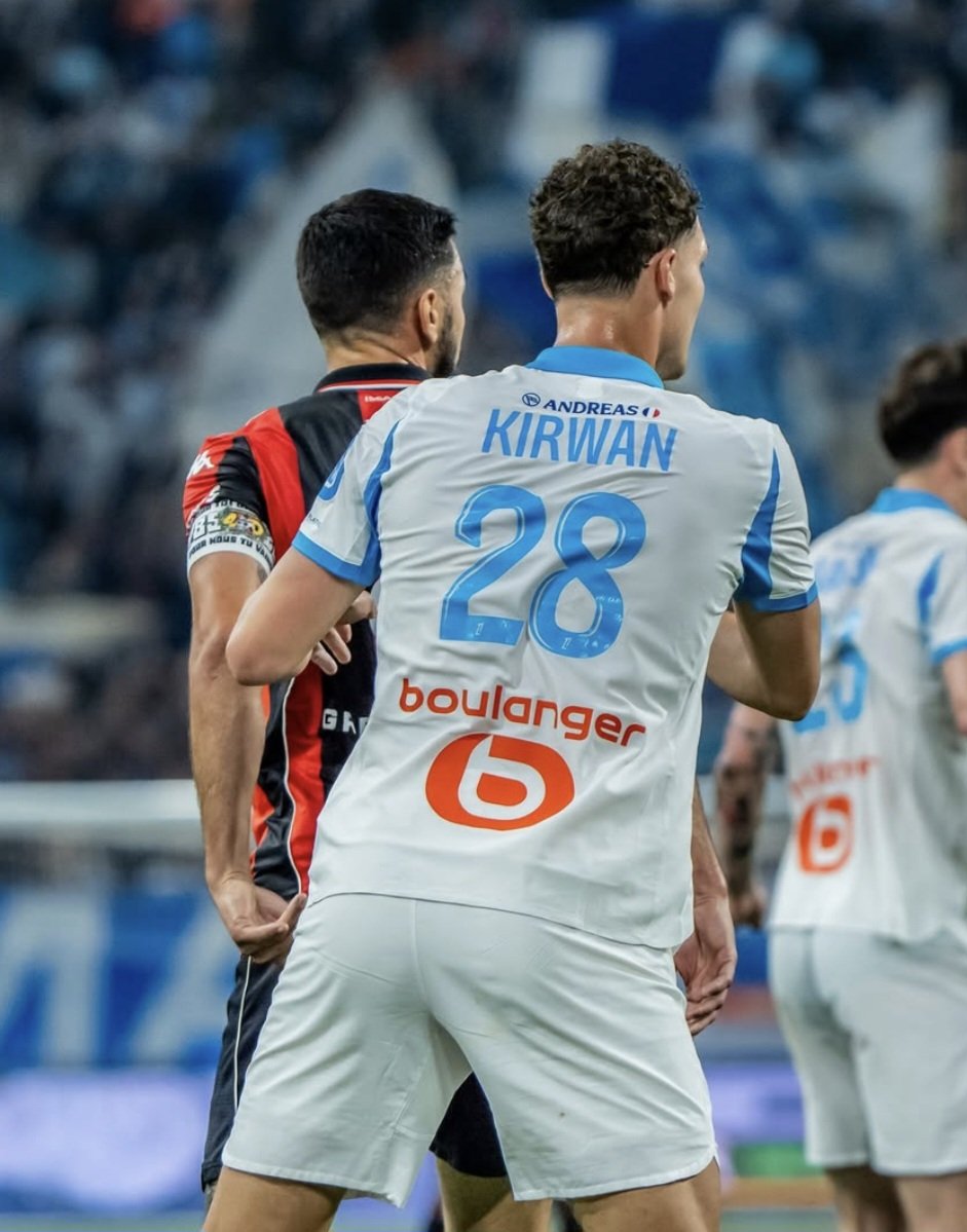 LaDylaT2025's tweet image. ⚠️🇫🇷 EMPATE EN LA LIGUE 1

@OM_Officiel 1️⃣-1️⃣ @ogcnice 

⚽ Pierre Emile Hojbjerg🇩🇰 y en el final empató para la visita Elye Wahi🇨🇮. 

❌ El #OlympiqueMarseille no puede ganar y se complica de cara a entrar en Champions. 

❌ El #Niza empató 3 de los últimos 4.