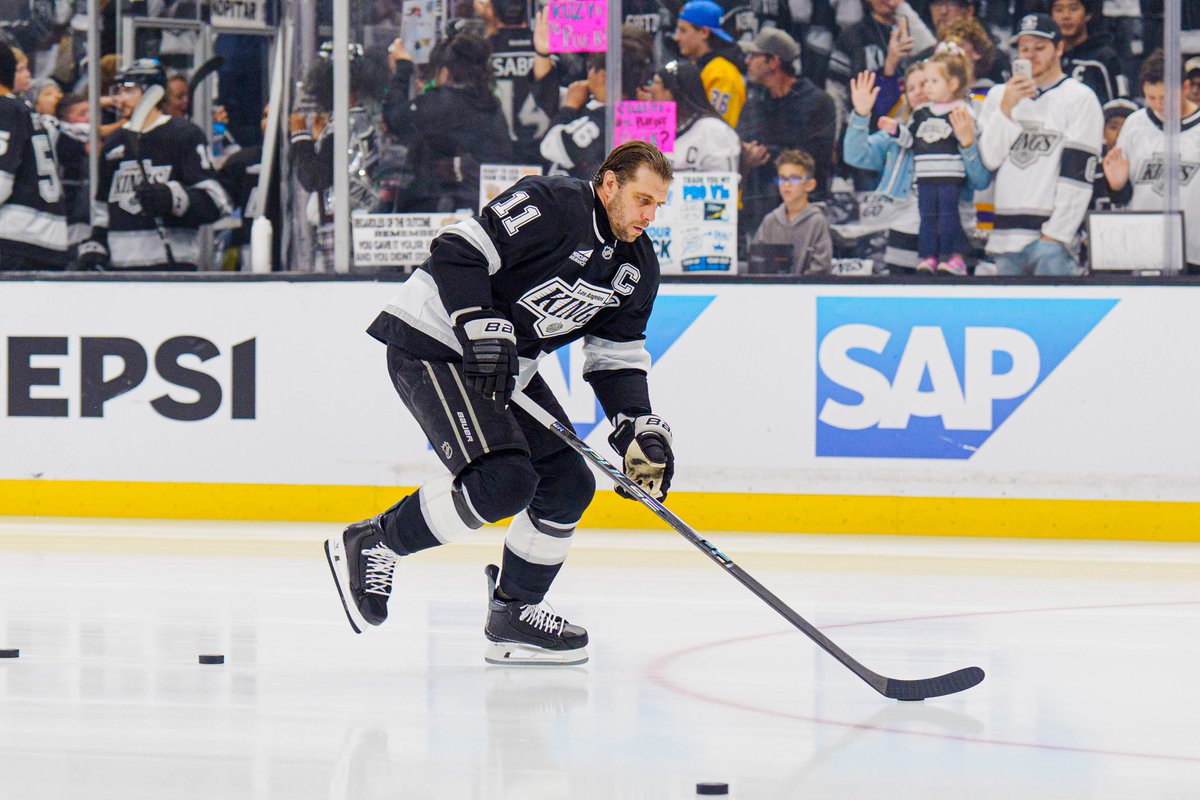 mayorNHL's tweet photo. Kopitar | Warmies | Game 4

#GoKingsGo 

📸 @aloimages https://t.co/eoLDYJ4u9n