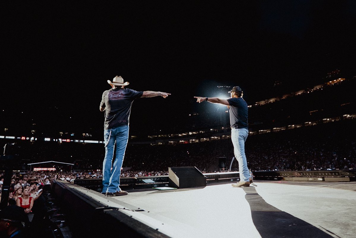 Luke Bryan tweet media