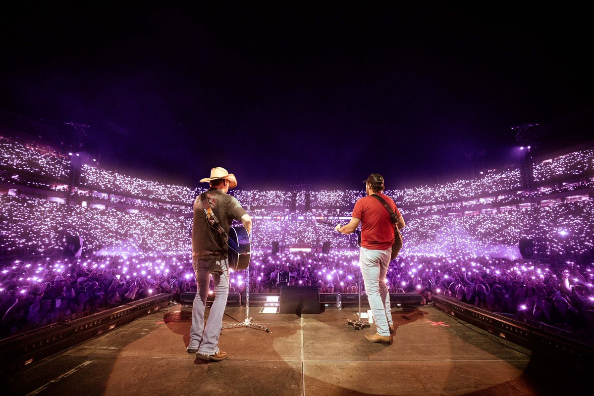 Luke Bryan tweet media