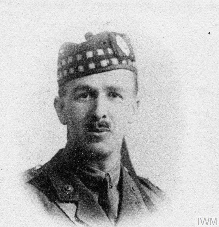 BritishHistorym's tweet image. Remembering Second Lieutenant William Somerville 🙏🇬🇧

4th Battalion, Royal Scots.

Death: 26 April 1918. Missing in action, Western Front.

Buried at Messines Ridge British Cemetery.

#lestweforget #remembrance