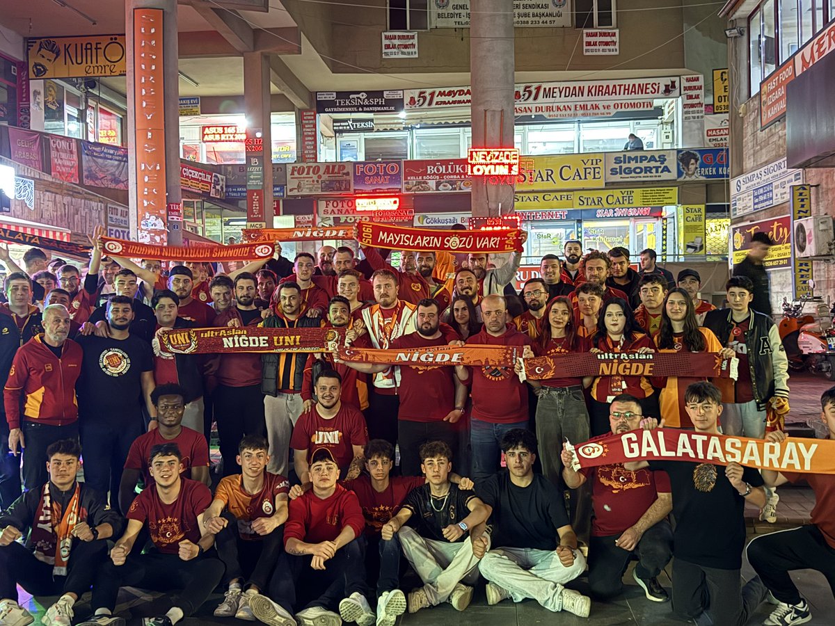 uAUNINigde_'s tweet photo. | ŞAMPİYONLUK YARINLARA KALDI |

GALATASARAY’ımız-fb maçını hep beraber omuz omuza izledik

#ultrAslanUNI #uAUNINİĞDE https://t.co/BXza76v58V