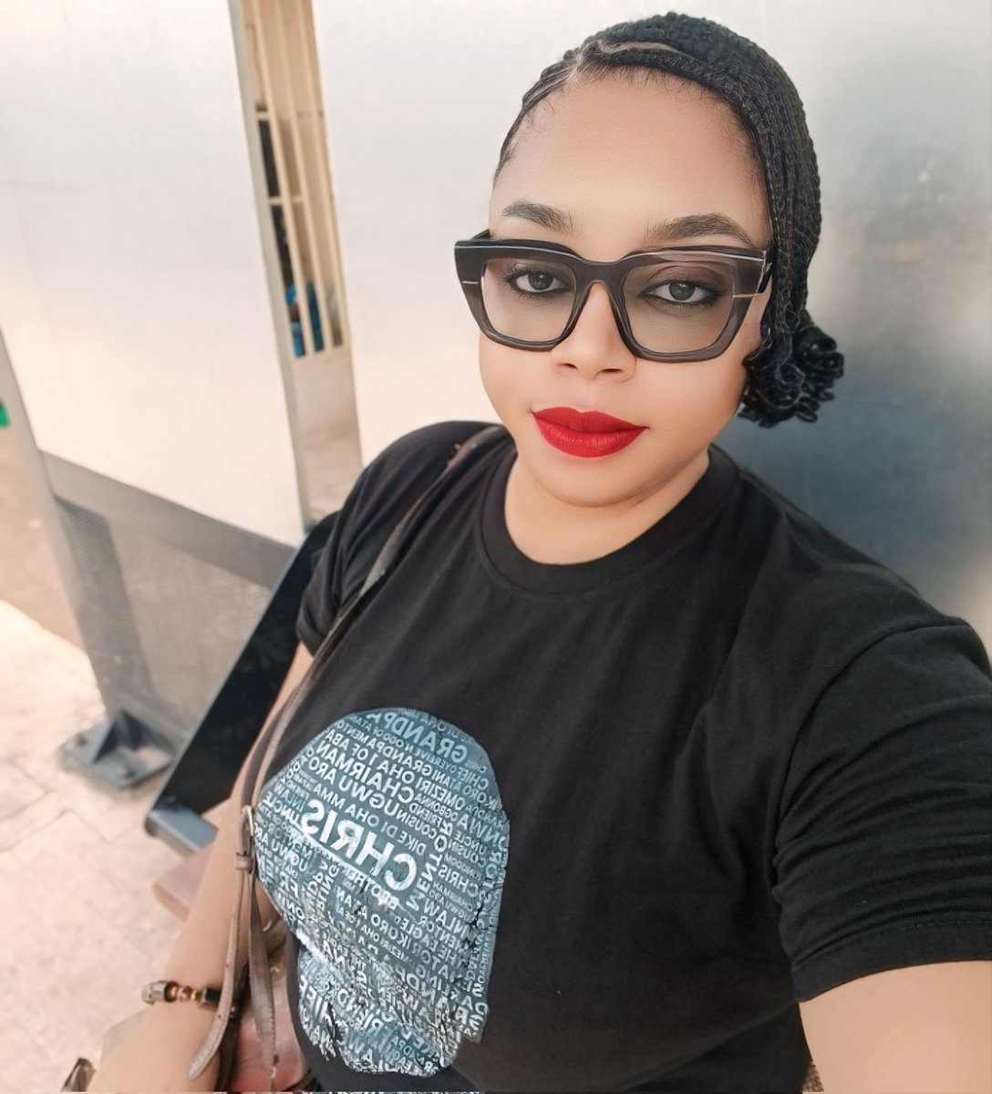 OjiUgo™️🍫👁️‍🗨️ tweet media