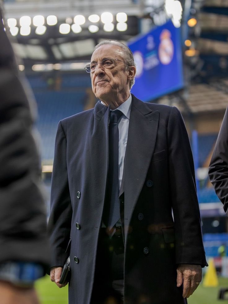 🚨💣| Il est IMPOSSIBLE pour le Real Madrid de faire de GRANDS CHANGEMENTS cet été. ✅❌

✅ Le club a des DETTES à court-terme à rembourser.‼️

✅ Le club n'aura qu'une PETITE marge de manœuvre économique cet été.

<a href="/Romain_Molina/">Romain Molina</a>