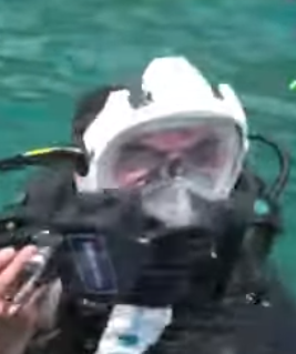 GHUIBULL's tweet photo. this guy's felxing his oceanreef(?) full face mask gadamn https://t.co/z1MdrSJQ8C