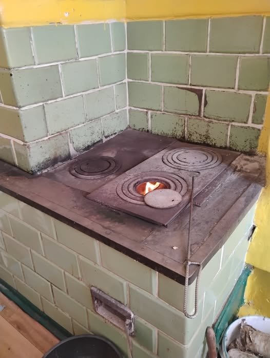 KusmirekMarcin's tweet image. Wait, my ladies… the fire is already awakening 🔥
There’s no rush here,  this is power that matures.
From simple things, the best stories are born.

#Fire #Strength #Atmosphere