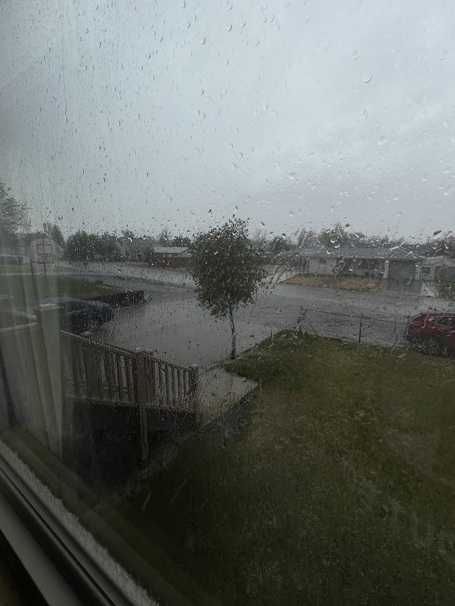 gloomypluto's tweet photo. @NWSBoulder Here is it in Byers! https://t.co/1jEJS4kKy6