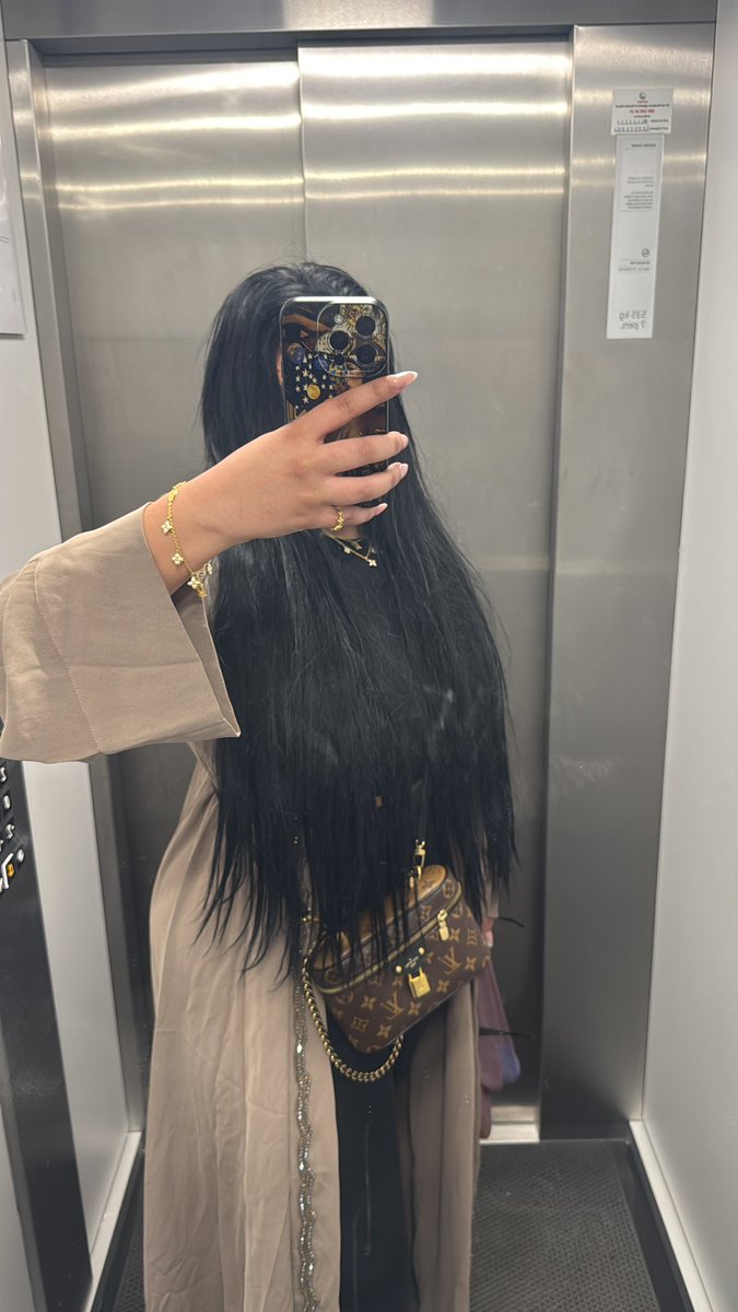 ikramsedam's tweet image. Ik kan mezelf bedekken van top tot teen en nog steeds steel ik de aandacht. Marokkaanse curves liegen niet.

#findom #findomnl #worship #findomme #domme #domina