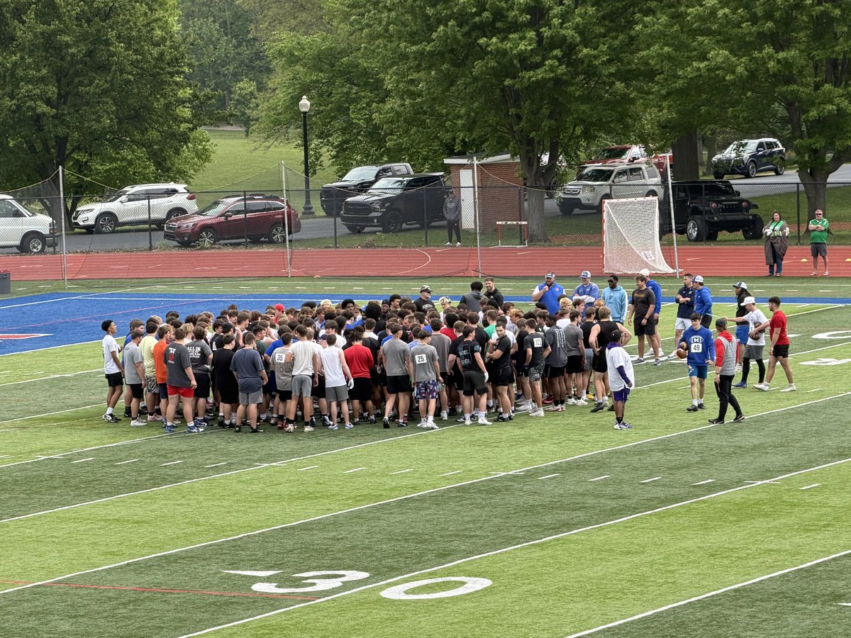 Had a great opportunity at <a href="/HanoverFTBL/">Hanover Football</a> to work with <a href="/CoachSmith_53/">Sam Smith</a> and <a href="/DLCoach_Danford/">Andrew Danford</a>, shoutout to <a href="/MontreceStotts/">Montrece Stotts</a> for putting in the work and representing  <a href="/FJReitzFootball/">Reitz Football</a> with me!
