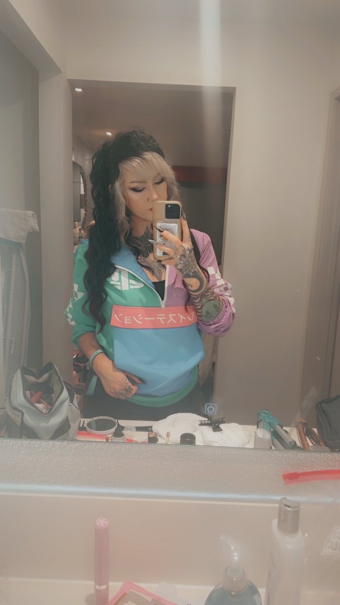 Fire-breathing bitch queen tweet media