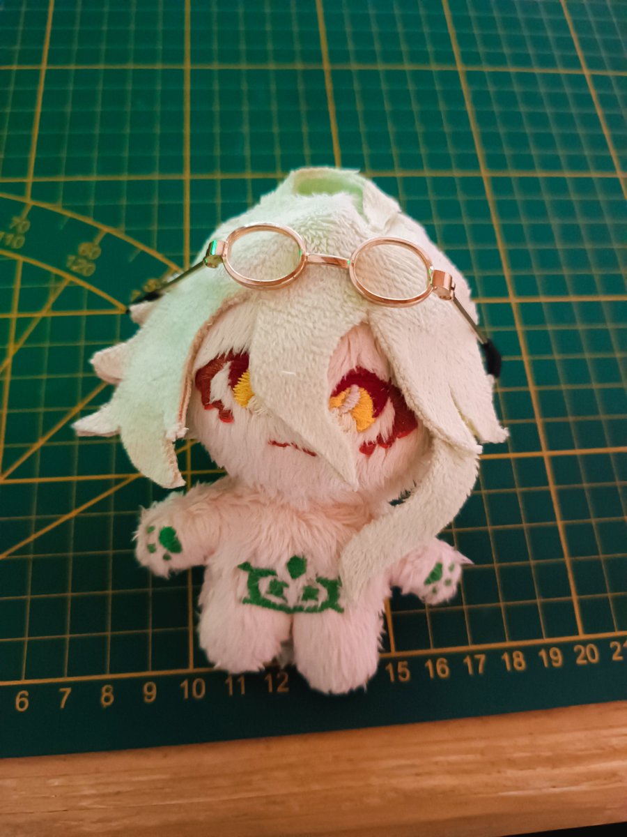 caltaclism's tweet photo. #BaizhuWeek Day 7
Free

"SOMEONE HELP ME I HAVE BEEN TURNED INTO A 10 CENTIMETERS PLUSH"

( Made this one a while ago, he was a bit hard to make but he's my green thing and I'll love him forever 💚 ) https://t.co/CDkbWErJE6